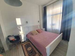 Апартаменты Cozy apartment with stained glass Вильнюс Апартаменты-студио-111