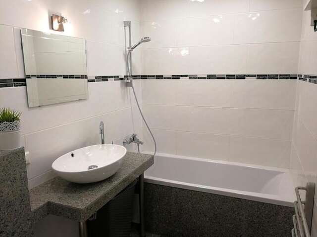 Апартаменты Cozy apartment with stained glass Вильнюс-57