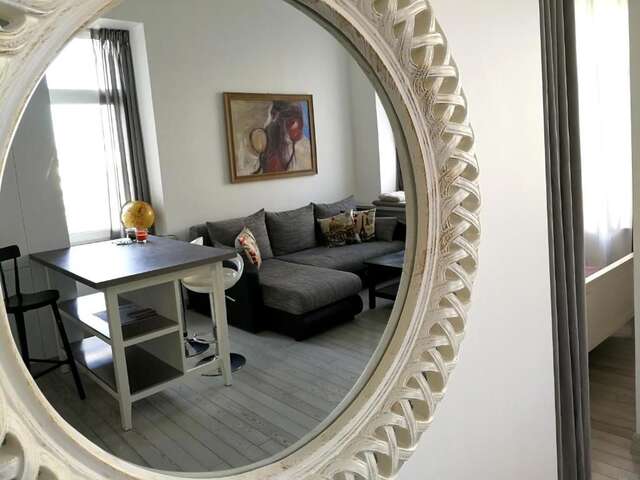 Апартаменты Cozy apartment with stained glass Вильнюс-82